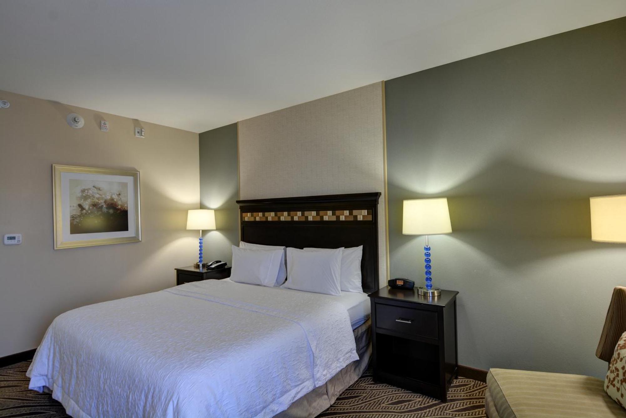 Hampton Inn & Suites Denver Airport / Gateway Park Aurora Exterior photo