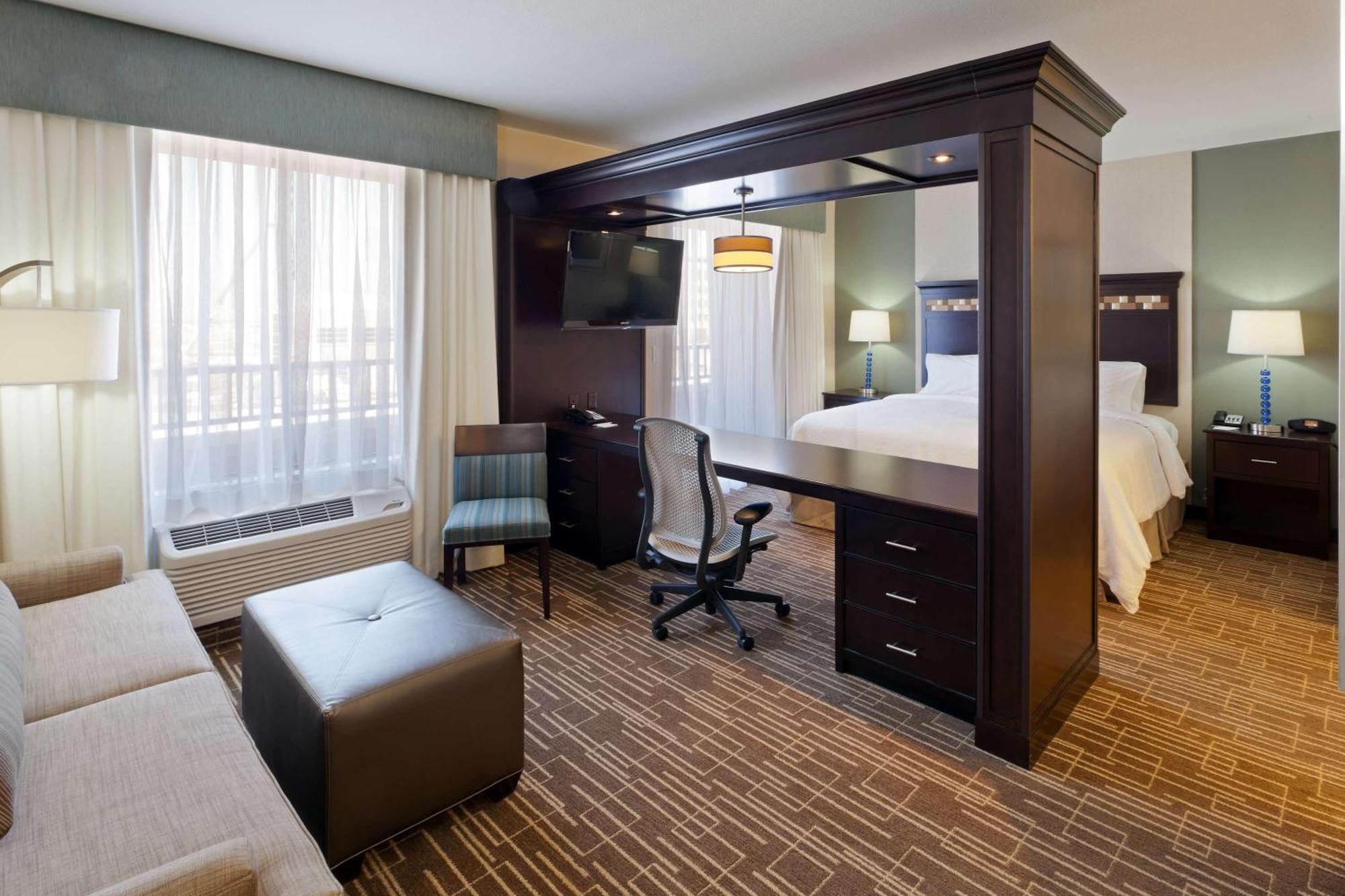 Hampton Inn & Suites Denver Airport / Gateway Park Aurora Exterior photo