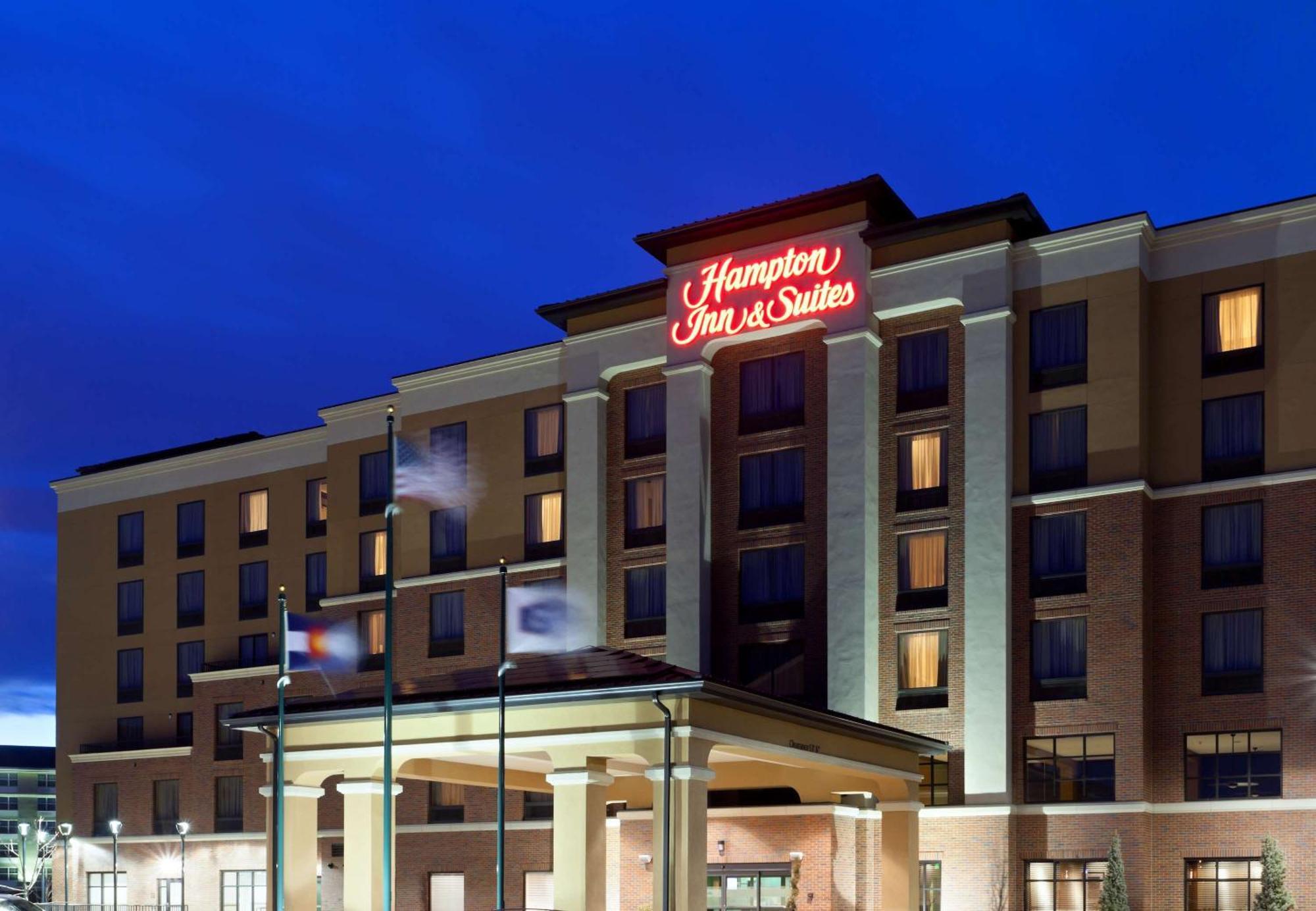 Hampton Inn & Suites Denver Airport / Gateway Park Aurora Exterior photo